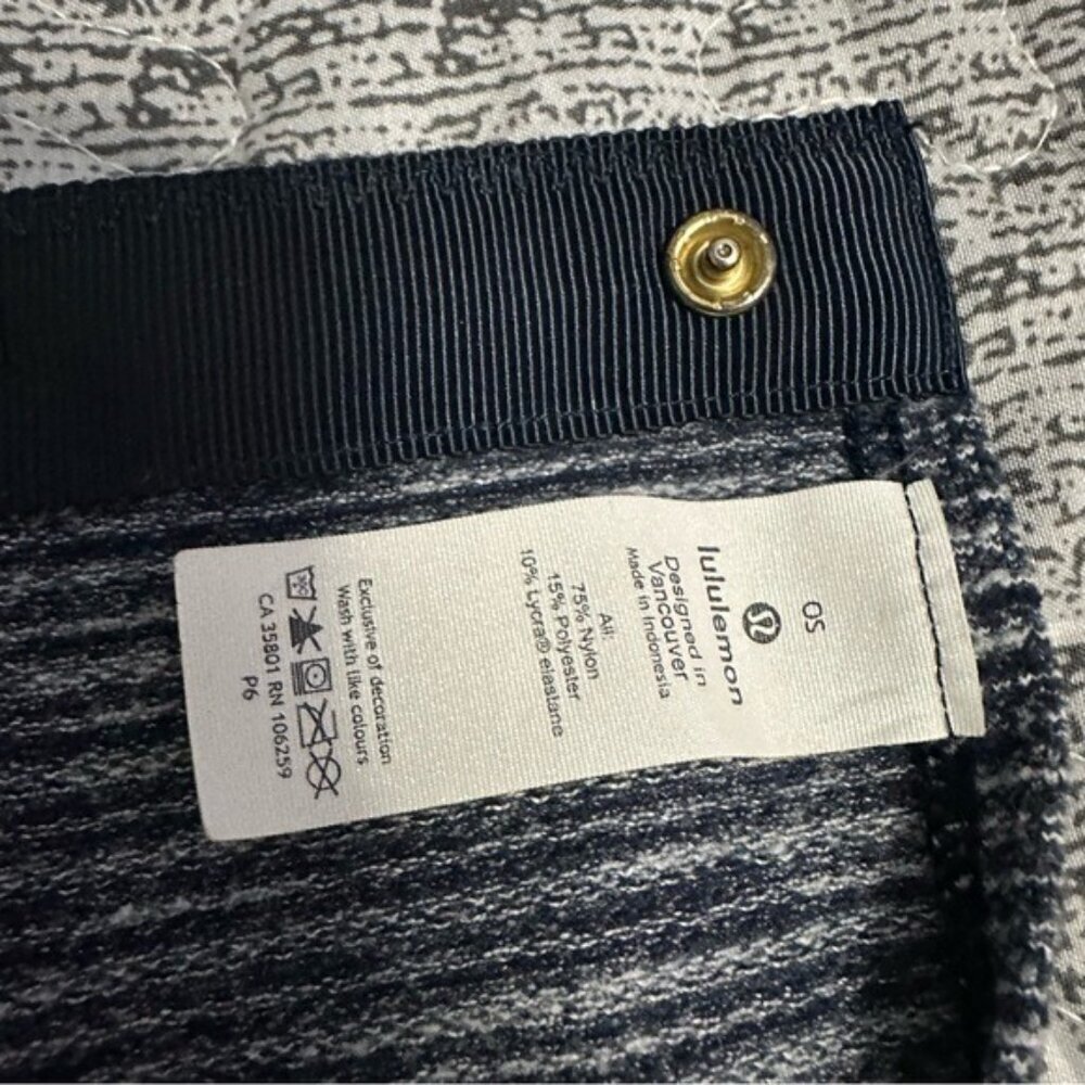 Lululemon Snap Scarf Wrap Navy Marled OS Poncho Athleisure Cozy - Picture 11 of 14